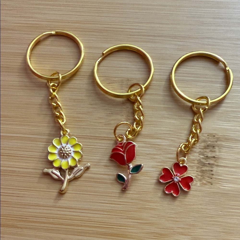 Gold Floral Keychain Set